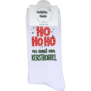 Kerst hohoho - Nu eerst een Kerstborrel - Vrolijk kerstfeest -Modern kerst - Grappige sokken - Kerstcadeau - LuckyDay Socks - Kerstsokken - Foute kerst sokken - Leuk kerst cadeau - Cadeau tip - Voor hem - Voor haar - Unisex - Maat 37-44