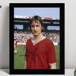 Johan Cruyff Ingelijste Handtekening – 15 x 10cm In Klassiek Zwart Frame – Gedrukte handtekening – Nederlands Elftal - Oranje - Ajax - FC Barcelona - Rookie