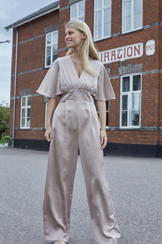 SISTERS POINT - GISELA - Jumpsuit - Beige - Lang/maxi - Losse Pasvorm