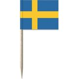 50x Cocktailprikkers Zweden 8 cm vlaggetje landen decoratie - Houten spiesjes met papieren vlaggetje - Wegwerp prikkertjes