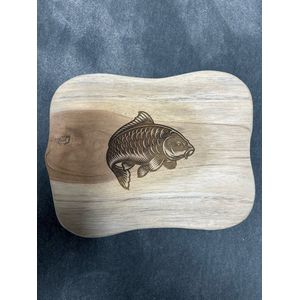 Borrelplank met gravering karper - 25x20 cm