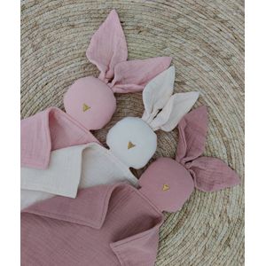 LoVinn - Knuffeldoekje - speendoekje - konijn - licht roze - gepersonaliseerd met naam - kraamcadeautje