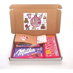 Geboorte cadeautje meisje - brievenbuscadeau ""It's a girl"" - Roze witte hartjes - Milka chocolade - Tony chocolonely - Mentos