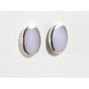 Ovale hoogglans zilveren oorstekers met paarse parelmoer