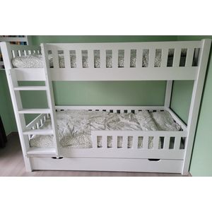 Rockwood® Stapelbed Tom White inclusief montage Inclusief 3 lattenbodems en 1 matras bovenbed Saturnus