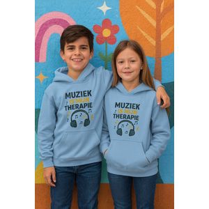 Kinder Hoodie “Muziek is mijn therapie” – Blauw Unisex Trui 3-4 Jaar – Comfortabel & Stoer Muziekdesign