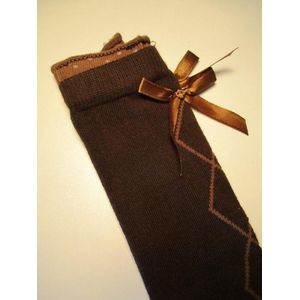 Kniekous bruin met stippelboord en strikje - maat 19-22