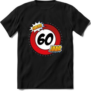 60 Jaar Hoera Verkeersbord T-Shirt | Grappig Verjaardag Cadeau | Dames - Heren | - Zwart - XXL