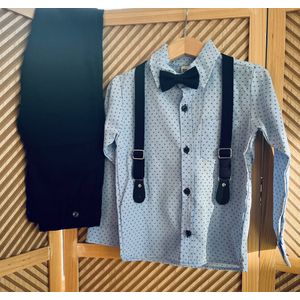 luxe jongens kledij- 4 delige katoenen jongens set-4 delig kinderpak-lichtblauwe,gestippelde overhemd, kostuumbroek (donkerblauw) verstelbare bretels en vlinderdas-strik- feestoutfit-bruidsjonkers-bruiloft-fotoshoot-doopsel-verjaardag- 1 jaar-maat 86