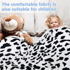 Sherpa Fleece Deken - Koe Print - Warm en Gezellig - Winter Deken - Dik en Zacht - Pluche - Omkeerbaar - Fluffy - Sofa Deken - Single Bed - All Season - 150 x 130 cm