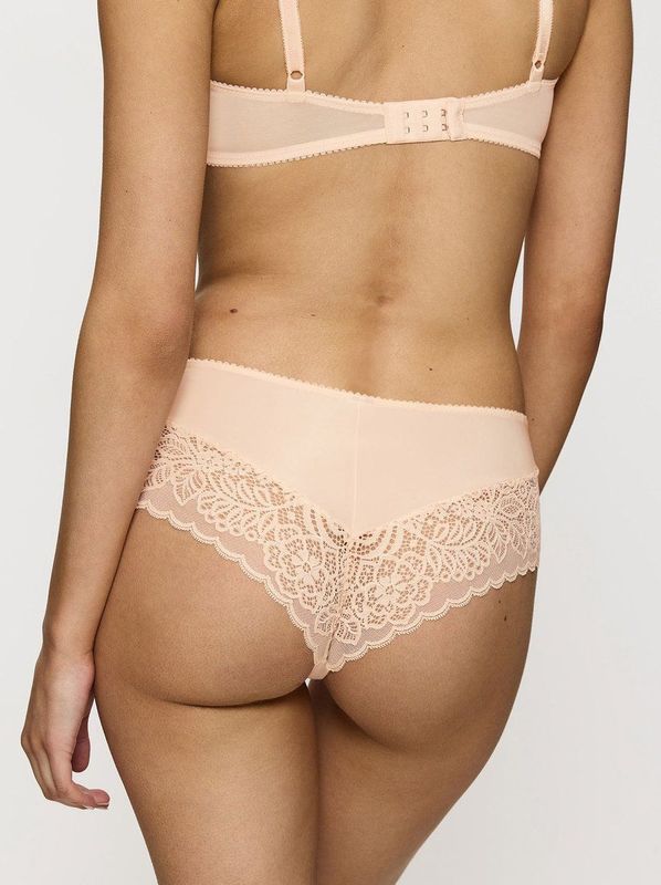 Triumph - Amourette Spotlight - Hipster