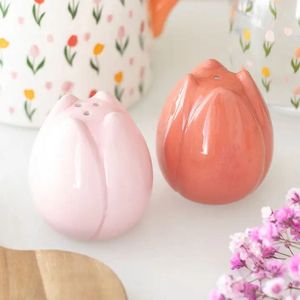 Zout en peper potjes op schaaltje | Peper en zout stelletjes