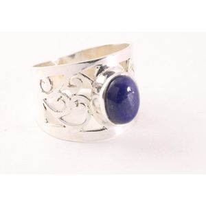 Opengewerkte zilveren ring met lapis lazuli - maat 19