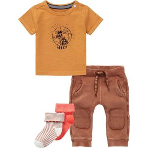 Noppies - Kledingset - 2delig - Broek Reao bruin - shirt Hitachi geel - 2p sokjes met print - Maat 56