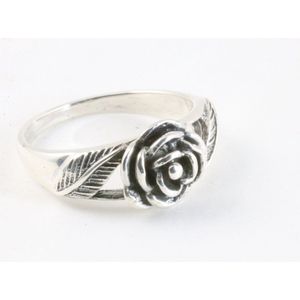 Bewerkte zilveren ring met roos - maat 17