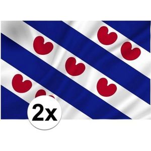 2x vlag van Friesland - 150 x 90 cm - Friese vlag met hartjes