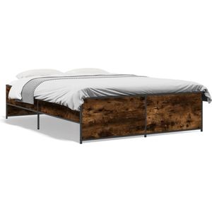 vidaXL - Bedframe - bewerkt - hout - metaal - gerookt - eikenkleurig - 120x190 - cm