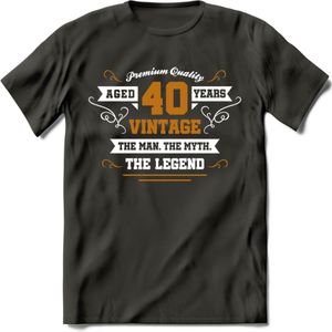 40 Jaar Legend T-Shirt | Goud - Wit | Grappig Verjaardag en Feest Cadeau Shirt | Dames - Heren - Unisex | Tshirt Kleding Kado | - Donker Grijs - XL