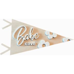 Babe Cave Bordje - Vlag - Babymeisje - Babykamer - Kinderkamer - Styling - Accessoires - Geboorte cadeau - Meisje - Kraamcadeau - Muurdecoratie