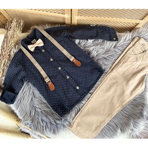 luxe jongens kledij- vierdelige katoenen jongens set-4 delig kinderpak- gestippeld overhemd, verstelbare bretels en vlinderdas- kostuumbroek (beige),hemd (donkerblauw)- feestoutfit-bruidsjonkers-bruiloft-fotoshoot-communie-verjaardag- 7 jaar-maat 122