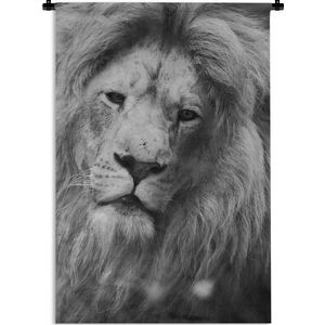 Wandkleed Leeuw - nieuw - Close-up van een leeuw in zwart-wit Wandkleed katoen 60x90 cm - Wandtapijt met foto