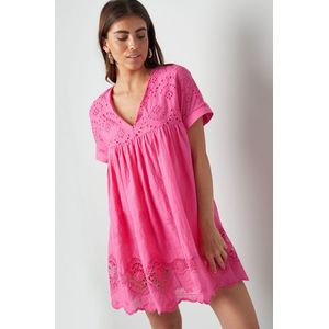 Korte zomerjurk fuchsia – Broderie jurk met open rug – 100% katoen – V-hals – Luchtige strandjurk – Maat M
