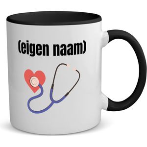 Akyol - dokter slethoscoop met eigen naam koffiemok - theemok - zwart - Dokter - iemand die dokter is - ziekenhuis - hart - verjaardag - cadeau - kado - 350 ML inhoud