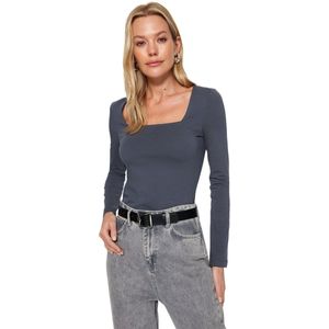 Trendyol Getailleerde Blouse Van Zwart Katoen Met Vierkante Hals En Stretch Twoaw24Bz00016