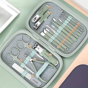 Manicureset & Pedicureset | 18-Delig Complete Verzorgingsset