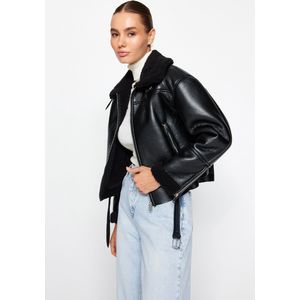Trendyol Zwarte Regular Fit Pluche Gedetailleerde Kunstleren Bikerjack Jas Twoaw24Mo00279