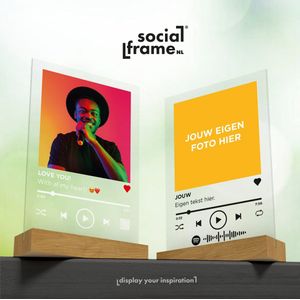 Socialframe - Spotify layout Plexi Glasplaat inclusief standaard! - Gepersonaliseerd met foto - cadeautje voor hem - verjaardagskaart