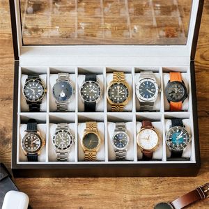 horlogebox - horlogekussen, horlogekast \ horloge doos