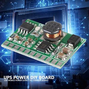 UPS Mobiele Voeding DIY Opladerbordspanning DC-DC Boost Converter Module - 5V 2.1A Uitgang - Voor 3.7V Lithiumbatterij .
