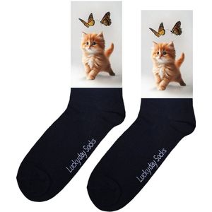 Kitten - Opkikkertje - Grappige sokken - Valentijn cadeau - Verjaardag cadeau - Kerst cadeau - Vlinders - Vlinder - Grappige sokken - Leuke sokken - Rode Kat - Poes - Vrolijke sokken - Kerst sokken - Vaderdag - Moederdag - Socks maken Happy - 37-44