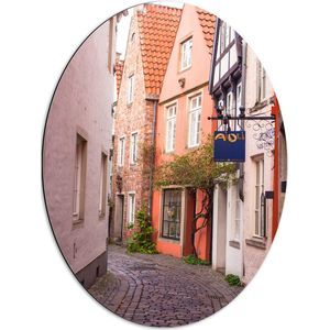Dibond Ovaal - Smal Straatje in Bremen, Duitsland - 51x68 cm Foto op Ovaal (Met Ophangsysteem)
