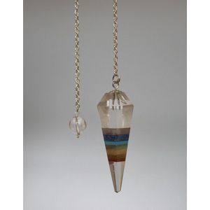 Pendel chakra met bergkristal. Edelsteen.