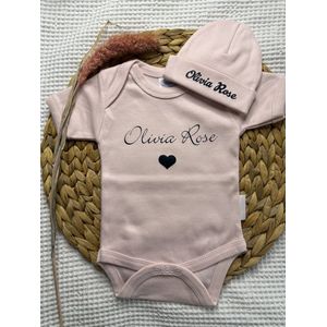 Set - Romper - Muts - Met Naam - Gepersonaliseerd - Newborn - Baby - Kraamcadeau - Katoen - Maat 50/56 - Roze