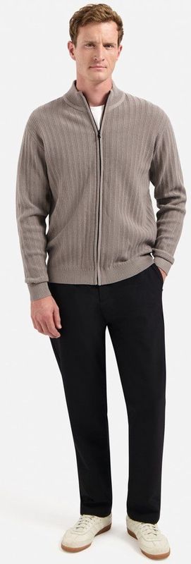 Gebreid Vest - Verfijnde Ribstructuur