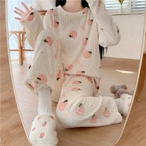 Dames Fleece Pyjama Set 2 Stuks - Warme Lange Mouwen & Elastische Taillebroek met Schattig Perzikkopprint - One Size - Comfortabele Pyjama voor Winter