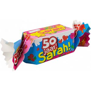Snoeptoffee - 50 jaar - Sarah - Gevuld met Snoep - In cadeauverpakking met gekleurd lint