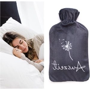 Warmwaterkruik met Auszeit spreuk overtrek grijs-creme 2 liter - behaaglijk en warm - cadeau trend - om je goed te voelen warmtekussen - 79.
