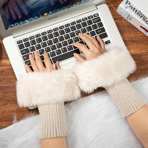 - Modieuze overknee-sokken voor dames en meisjes in wit met stretch band - Beenwarmers met elegant design