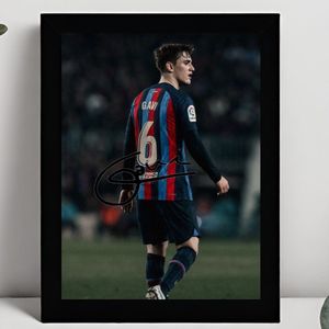 Gavi Kunst - Gedrukte handtekening - 10 x 15 cm - In Klassiek Zwart Frame -FC Barcelona - Rookie - Ingelijste foto - Voetbal