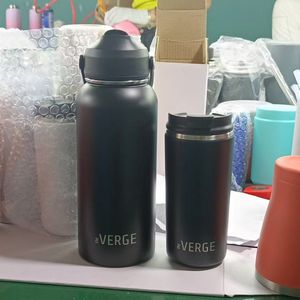 The Verge® - Luxe RVS Thermosfles / Drinkfles – BPA en Lekvrij – 1 Liter - Waterfles met Rietje – Dubbelwandige isolatie - Thermosbeker - Met 2 Doppen - Volwassenen en Kinderen - Zwart