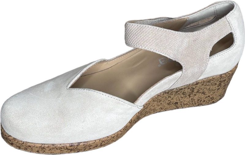 Emilie Karston Clams Ballerina Beige