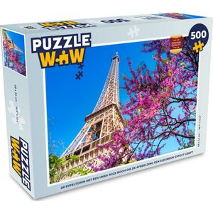 Puzzel De Eiffeltoren met een uniek roze boom die de afbeelding een kleurrijk effect geeft - Legpuzzel - Puzzel 500 stukjes