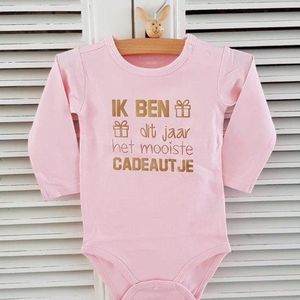 Baby Rompertje met tekst meisjes cadeau eerste Moederdag liefste mama Vaderdag papa Ik ben dit jaar het mooiste cadeautje | Lange mouw | roze | maat 62/68 Geboorte Cadeau / Kraamcadeau aankondiging bekendmaking zwangerschap