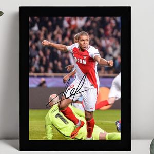 Kylian Mbappé Ingelijste Handtekening – 15 x 10cm In Klassiek Zwart Frame – Gedrukte handtekening – Paris Saint Germain - PSG - Voetbal - Football - WK - World Cup - AS Monaco - Goal