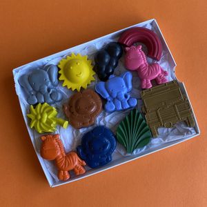 The Crayon Bug – Safari thema – Waskrijt – Handmade - Kleurrijk – 12 krijtjes – Krijt voor kinderen – Educatief & creatief – Kleuren en tekenen – Dieren krijtjes - Jungle thema – Was krijt – Handgemaakt