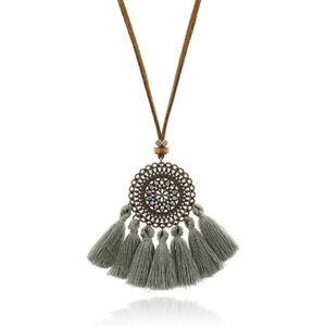 Ibiza stijl dames ketting lang van touw met grijze kwastjes